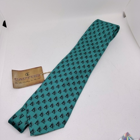 NWT Cacties 100% Silk Oil Drill Pump Necktie Neck Tie - Picture 1 of 3